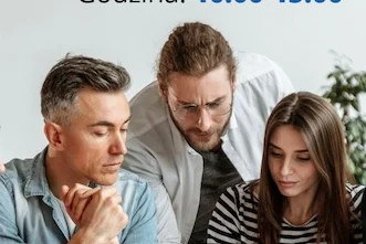 Thumbnail image of leaders reviewing Frontline Innovation Team Assessment Report